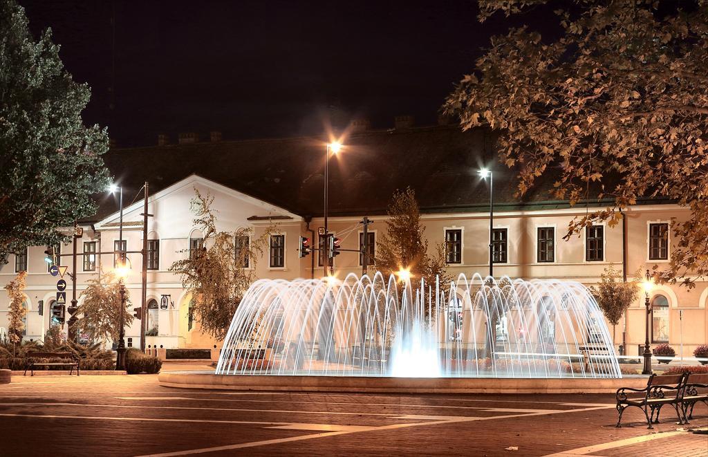 Hotel Central Nagykanizsa Exterior foto