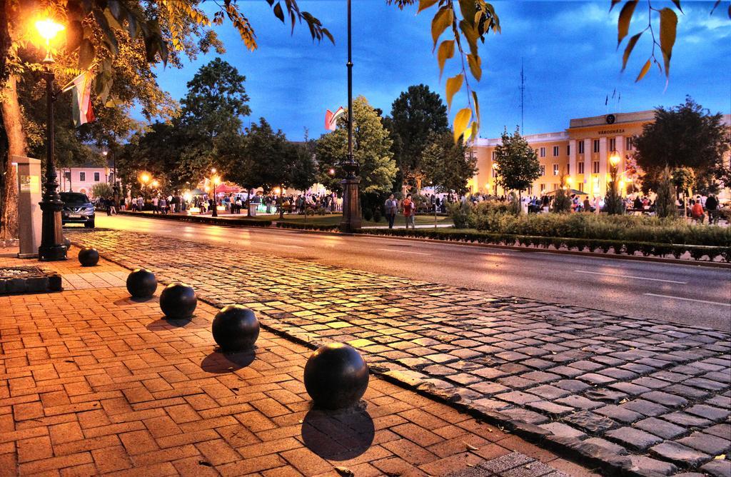 Hotel Central Nagykanizsa Exterior foto