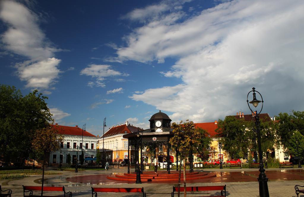 Hotel Central Nagykanizsa Exterior foto