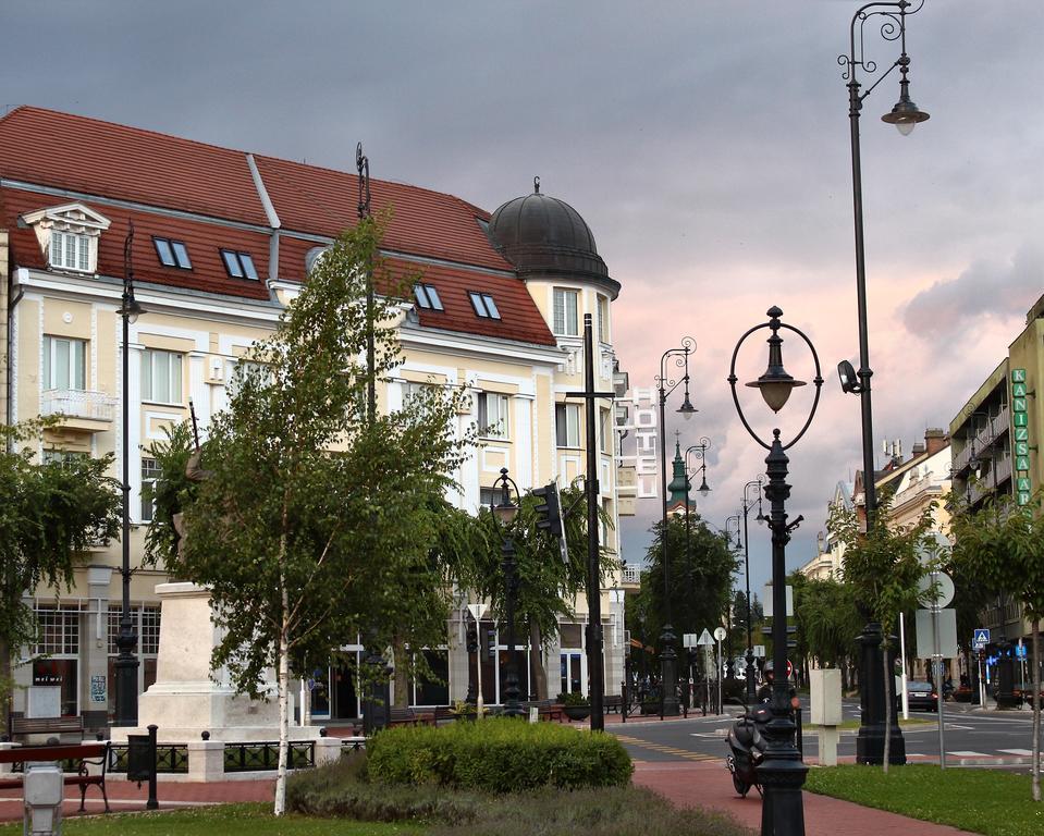 Hotel Central Nagykanizsa Exterior foto